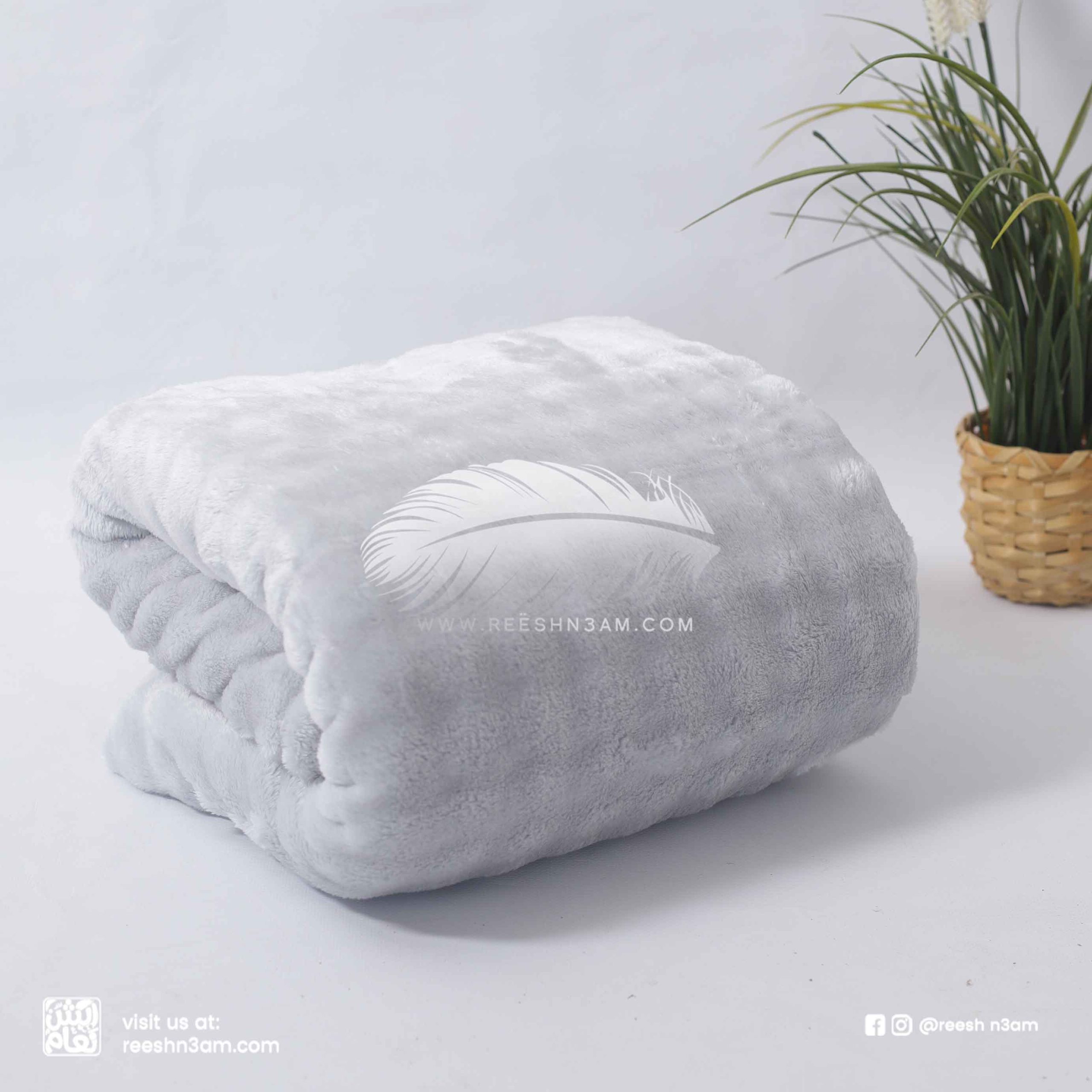 دفاية بابلز كبير من ريش نعام بخامات فاخرة ودافئة